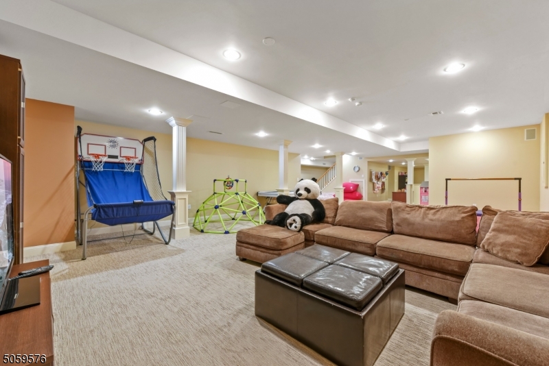 The Legends / Riker Hill - Residential