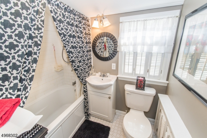 Pompton Plains - Residential