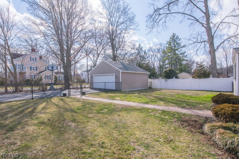Pompton Plains - Residential