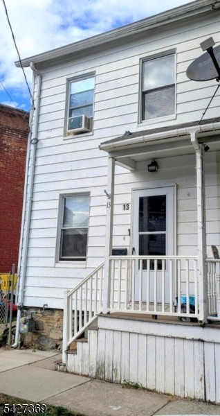 STARTER HOME OR INVESTMENT PROPERTY!! Looking for an alternative to renting, or to add to your investment portfolio this property is for you. Cozy home with 3 bedrooms (attic is finished) large eat in kitchen, laminate floors and gas heat and appliances. Easy access to Rt. 22