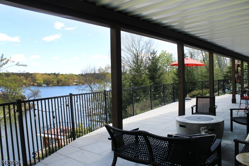 Lake Hopatcong lake front - Residential