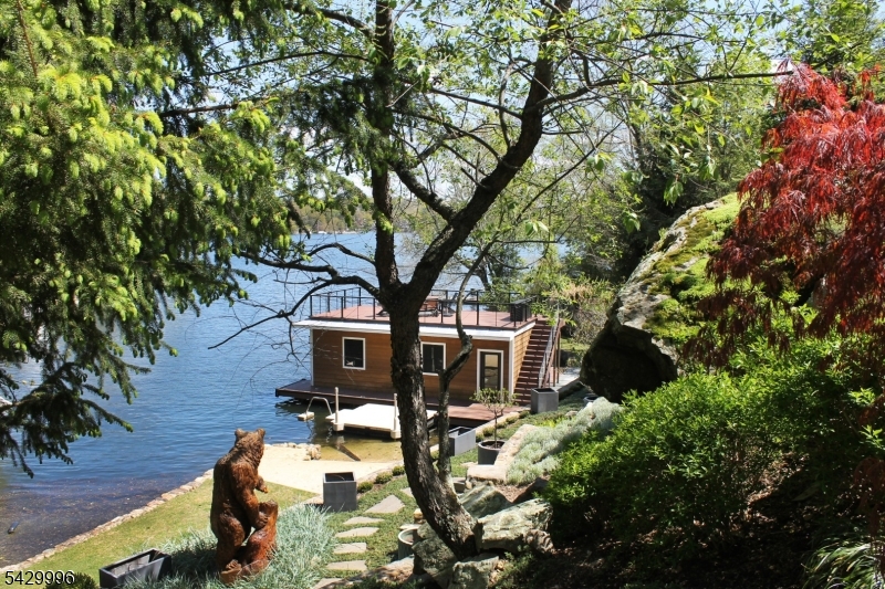 Lake Hopatcong lake front - Residential