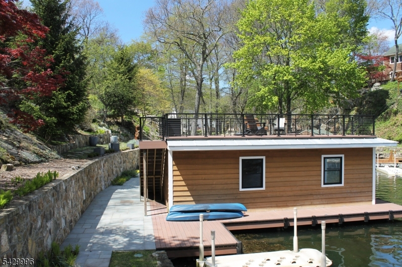 Lake Hopatcong lake front - Residential