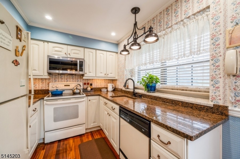 PANTHER VALLEY - Residential