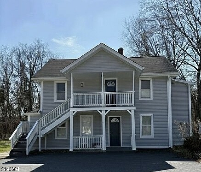 Beautifully updated 3 Bedroom, 1 Bath Second Floor Unit on quiet street. Laundry facility in the unit Convenient location with access to Route 10 and 46 and all major highways. Easy commuting Dover train station offers direct access to NYC via NJ Transit.