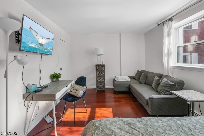 Carriage House - Residential