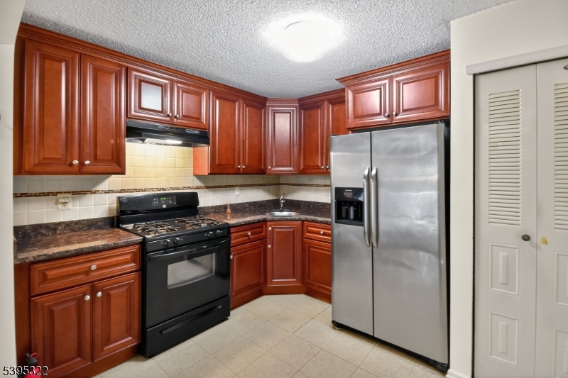 Governor's Pointe - Residential