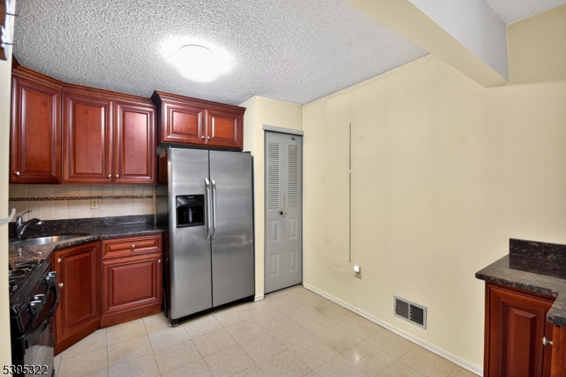 Governor's Pointe - Residential