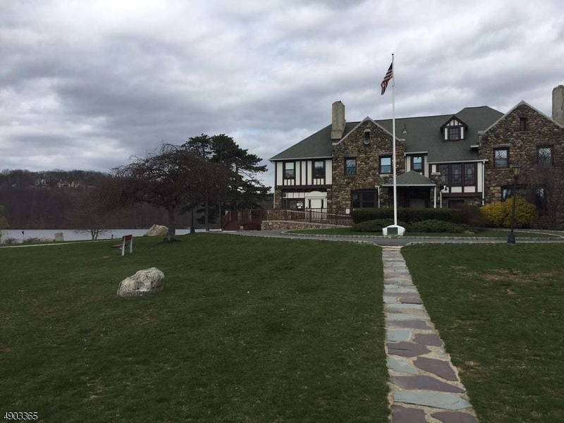 White Meadow Lake - Residential