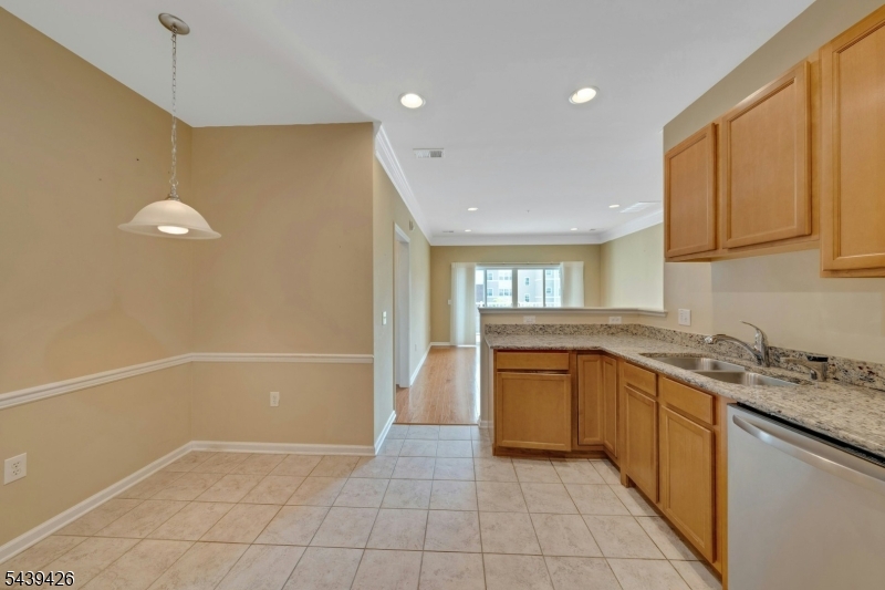 Condo/Coop/Townhouse - Residential