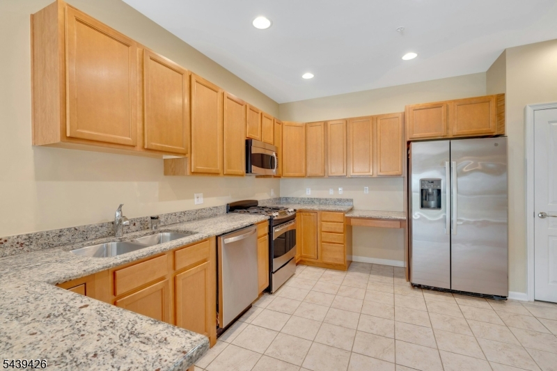 Condo/Coop/Townhouse - Residential