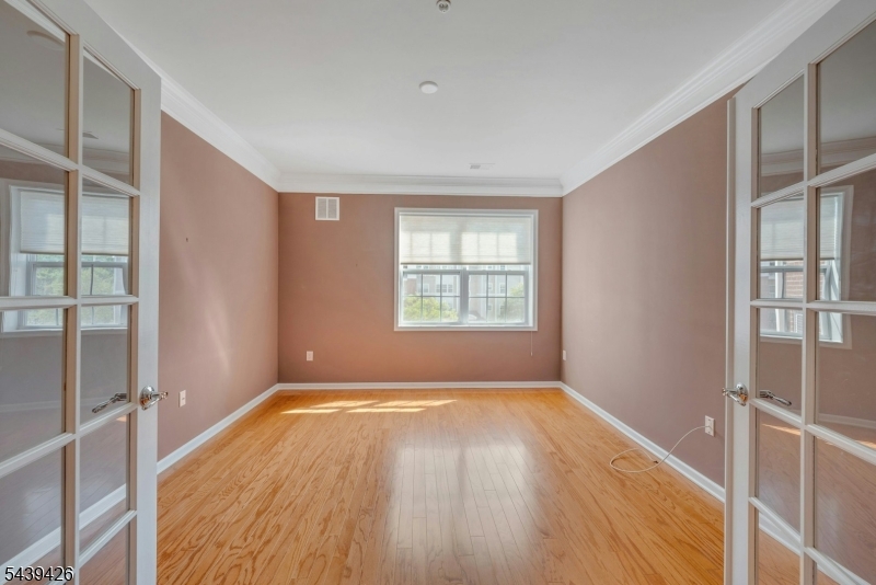 Condo/Coop/Townhouse - Residential