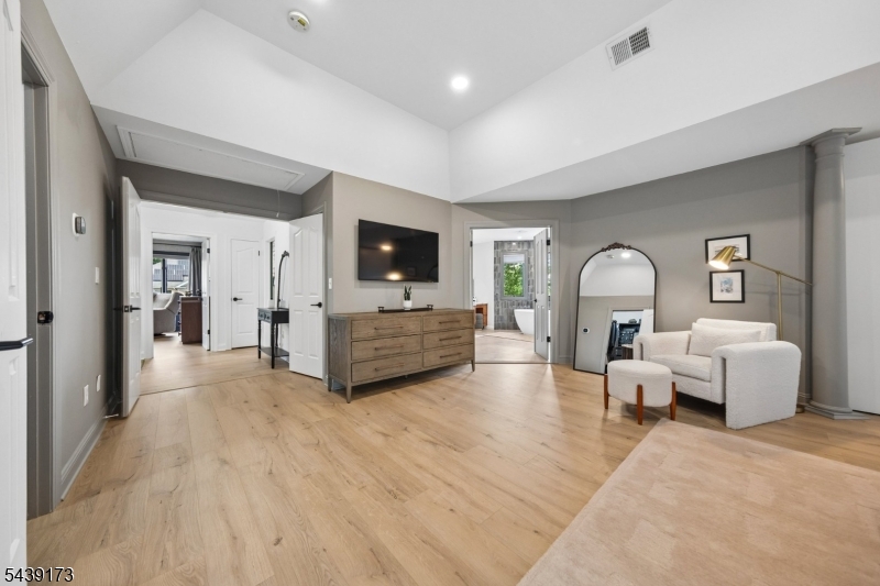Upper Wyoming - Residential