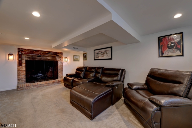 Pompton Plains - Residential