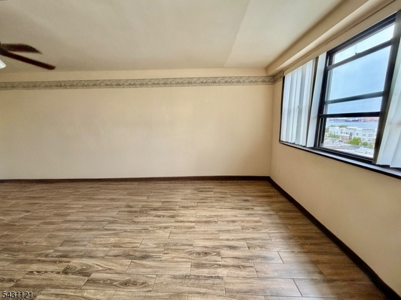 1225 JOHN F. KENNEDY - Residential