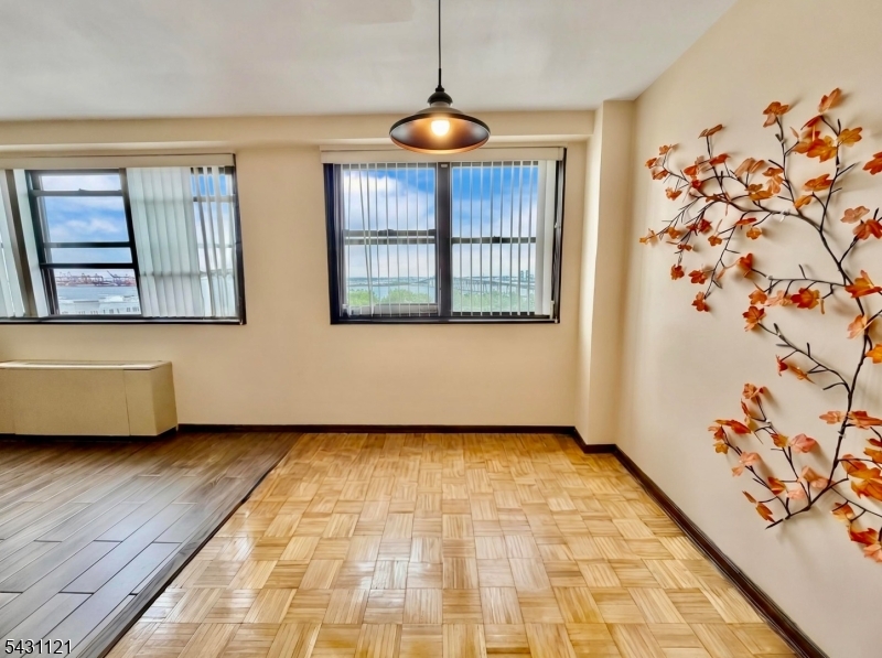 1225 JOHN F. KENNEDY - Residential