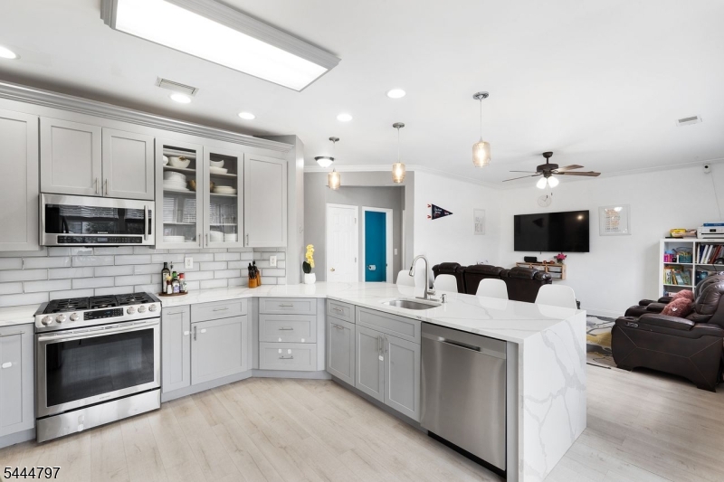 Brook Hollow - Residential