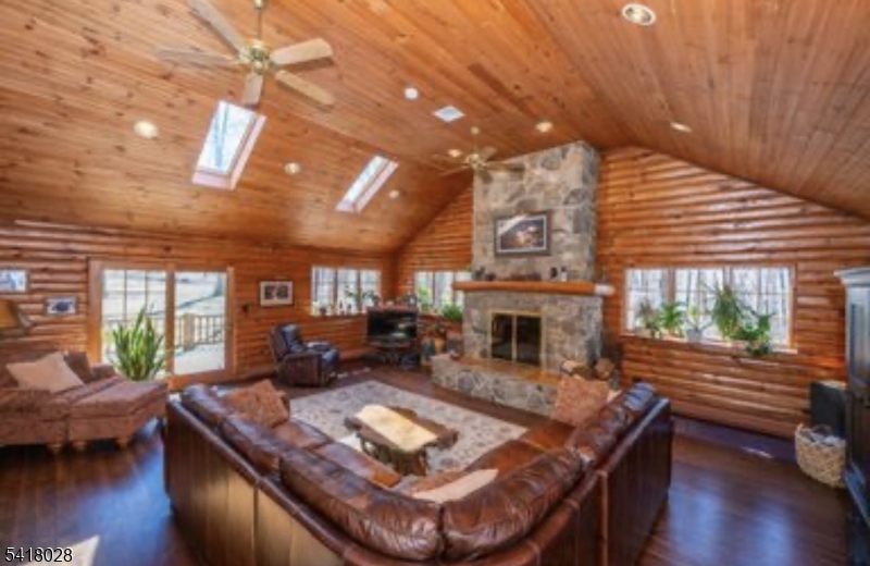 DEER TRAIL - Residential