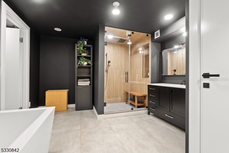 Claridge House One - Residential