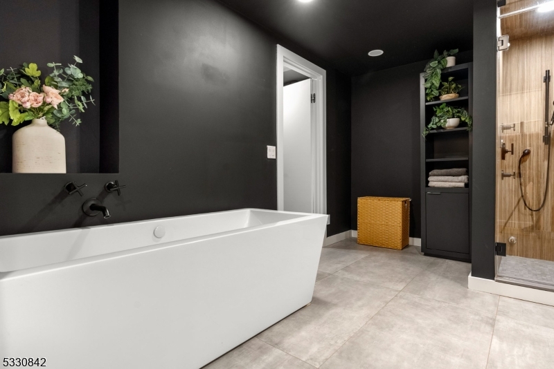 Claridge House One - Residential