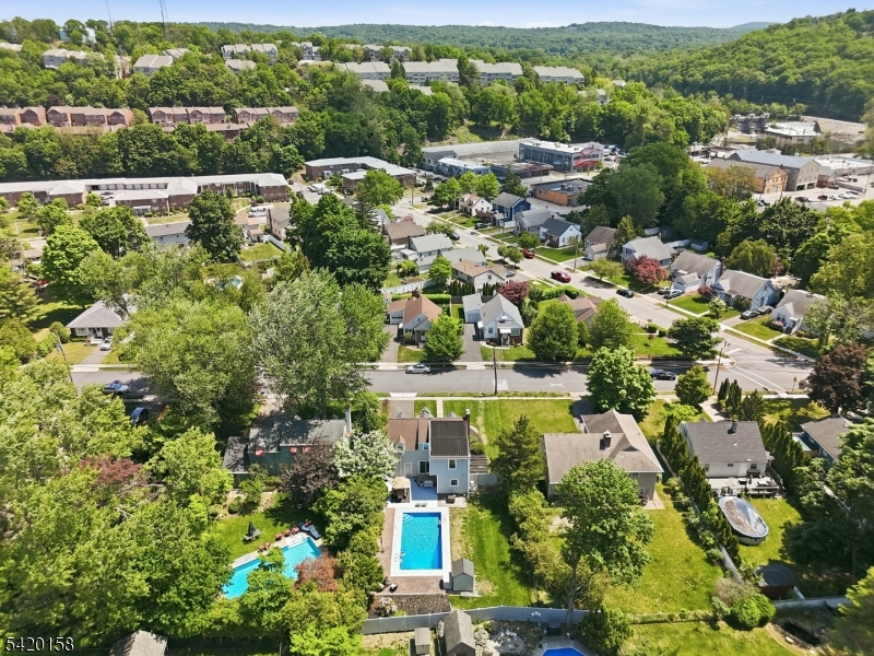 By Lincoln School - Residential
