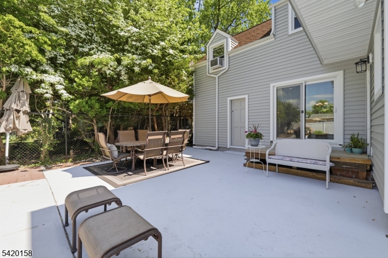 By Lincoln School - Residential