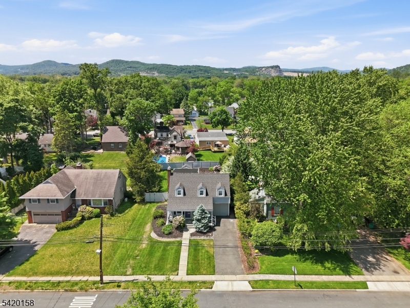 By Lincoln School - Residential