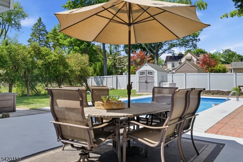 By Lincoln School - Residential