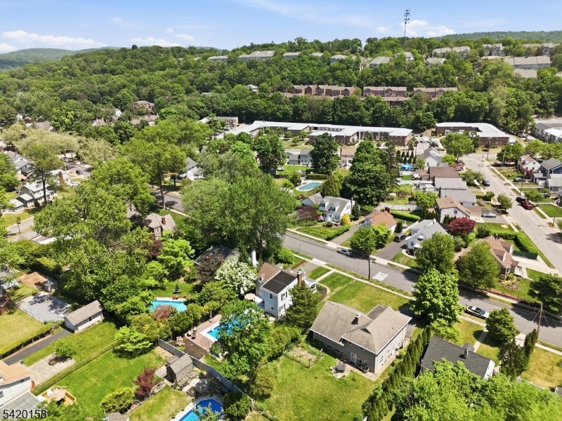 By Lincoln School - Residential