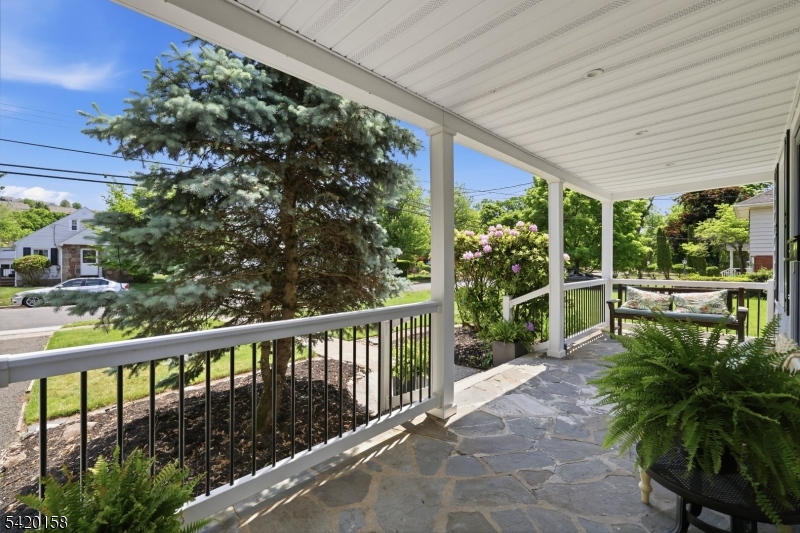 By Lincoln School - Residential