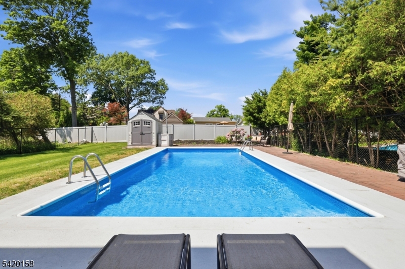 By Lincoln School - Residential