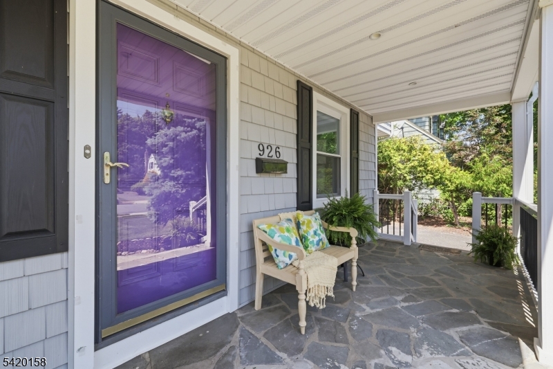By Lincoln School - Residential