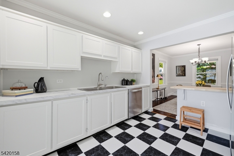 By Lincoln School - Residential