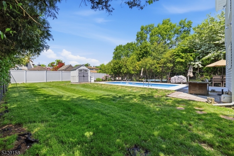 By Lincoln School - Residential