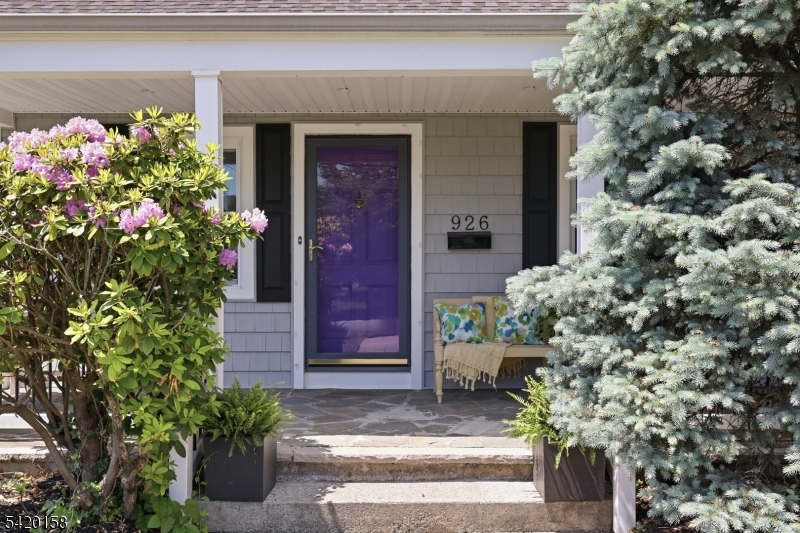 By Lincoln School - Residential