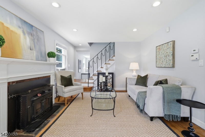 By Lincoln School - Residential