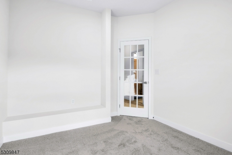Mountain Ridge - Residential Lease