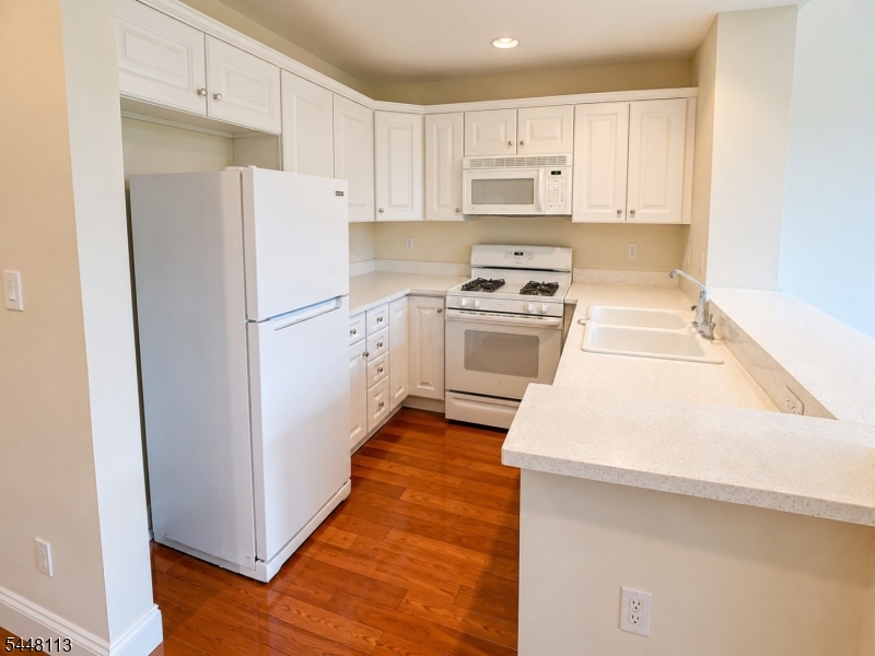 Hickory Manor - Residential