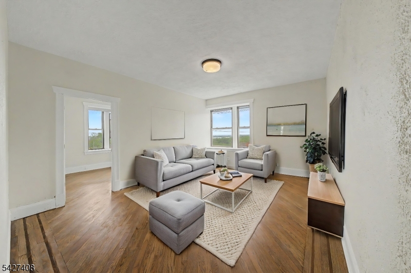 hill / Pilgrim Apts - Residential Lease