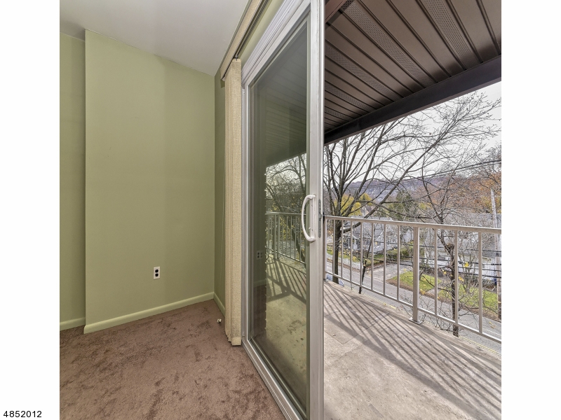 Knoll Condos - Residential
