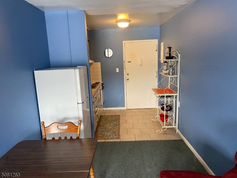 LAKEFRONT - Residential Lease