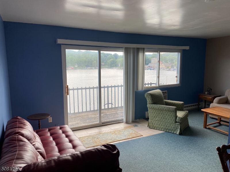 LAKEFRONT - Residential Lease