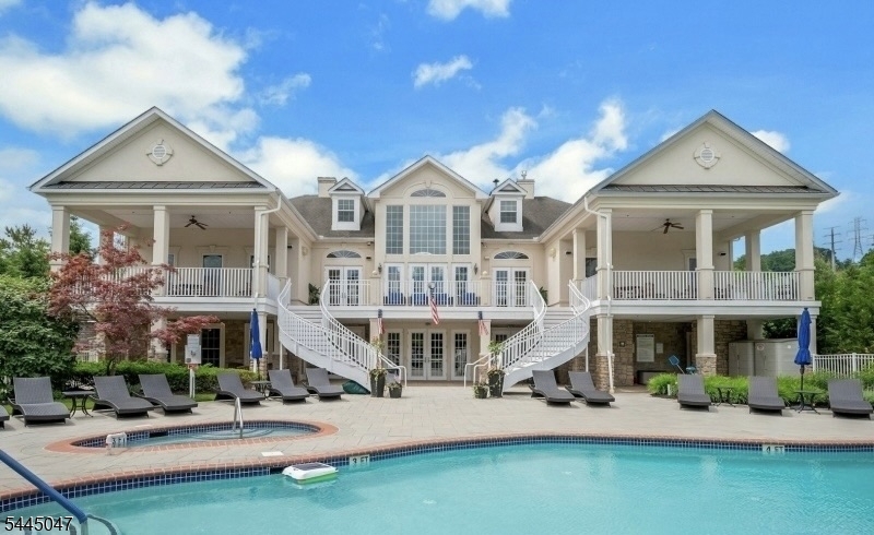 The Four Seasons - Residential
