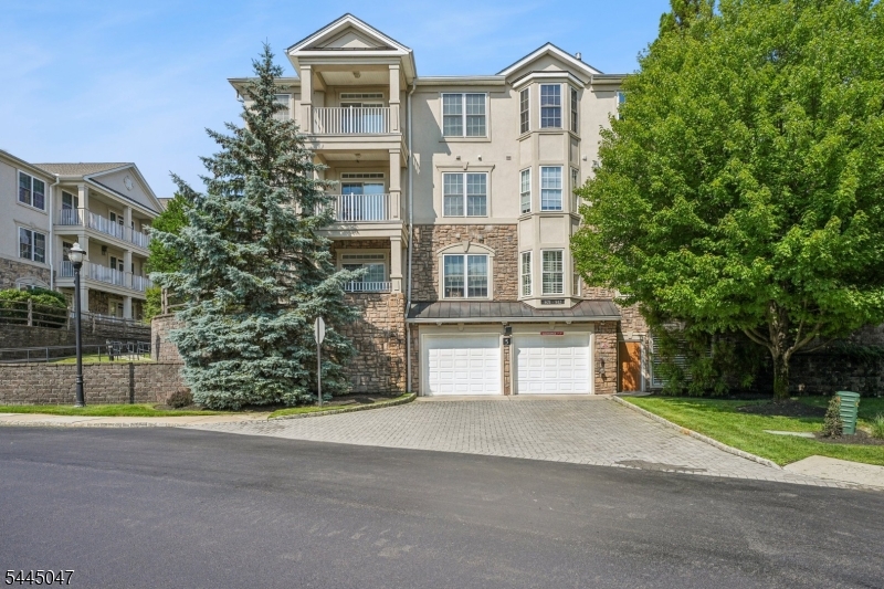 The Four Seasons - Residential