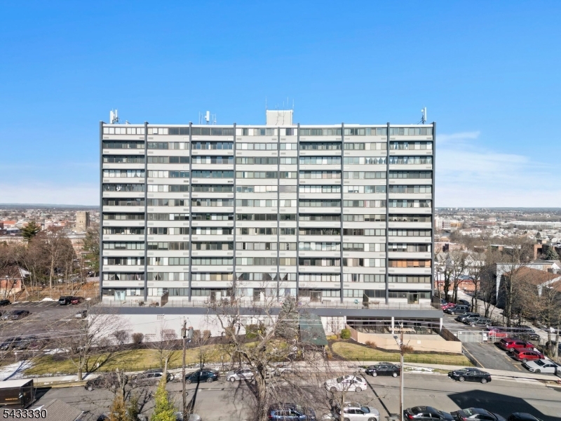 Presidential Towers - Residential