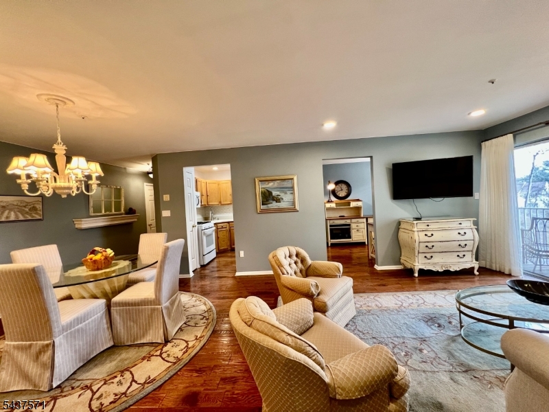 SEASONS GLEN - Residential