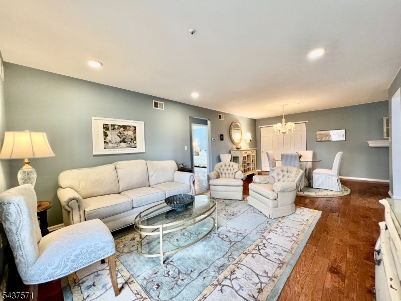 SEASONS GLEN - Residential