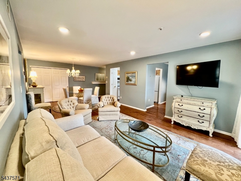 SEASONS GLEN - Residential