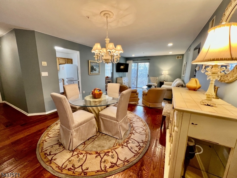 SEASONS GLEN - Residential