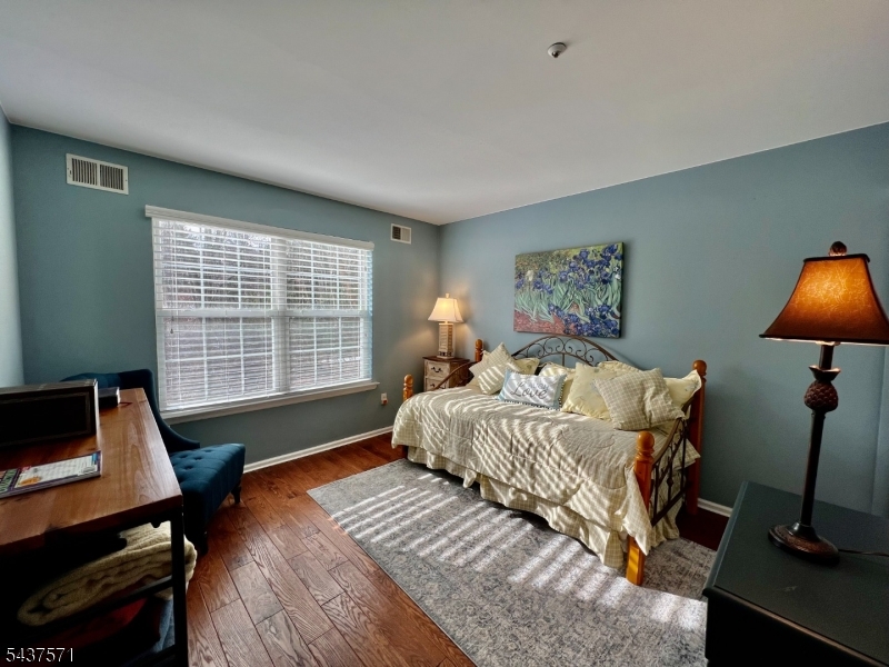 SEASONS GLEN - Residential